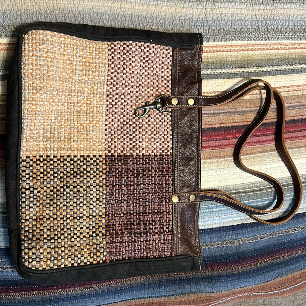 Myra Bag